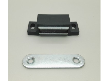 32968_MAGNET SITE TMAVY SEDY1